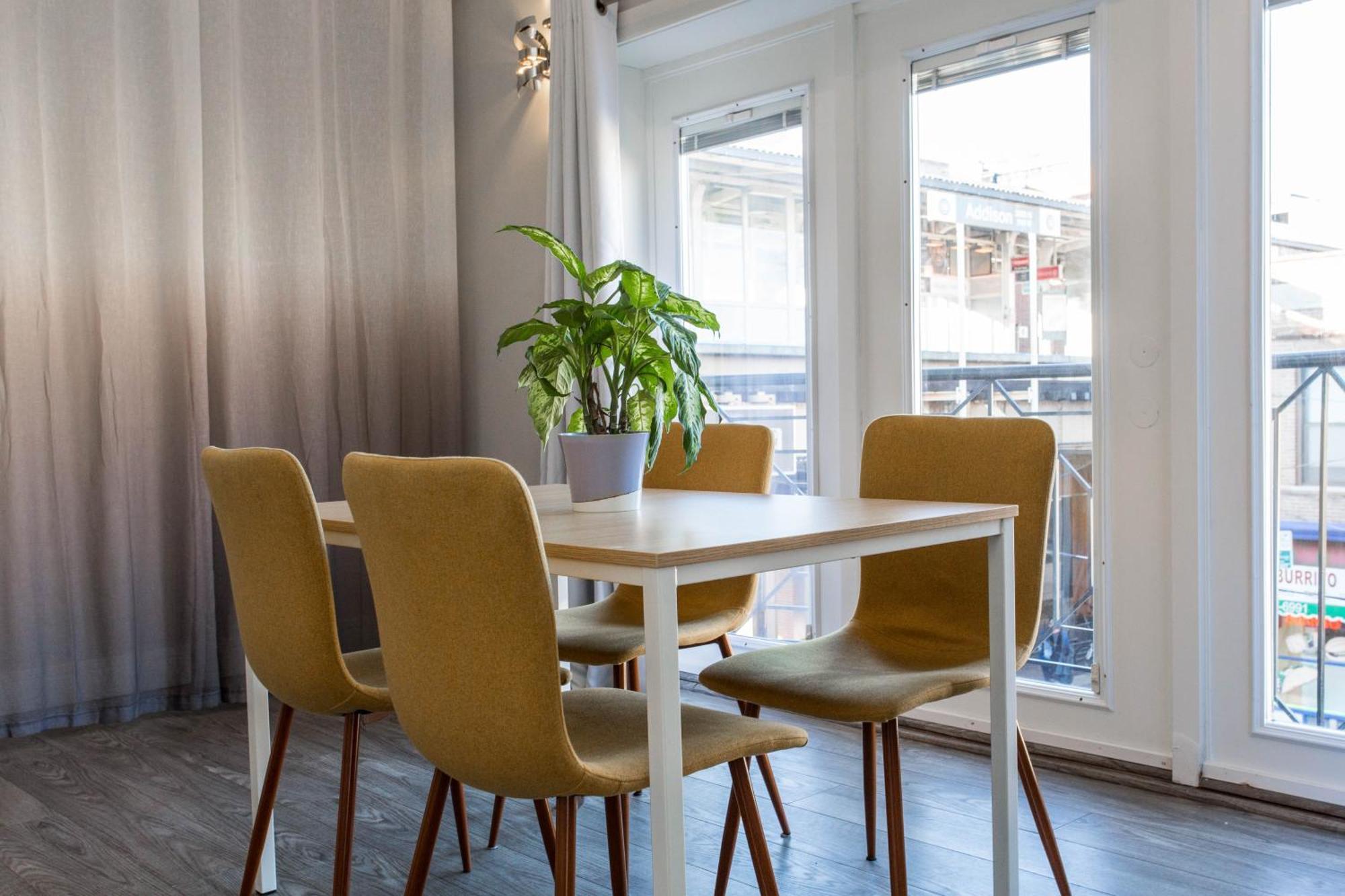 시카고 The Double Play! 1 Min Walk To Wrigley - 2Br - Perfect For Cubs Fans 아파트 외부 사진
